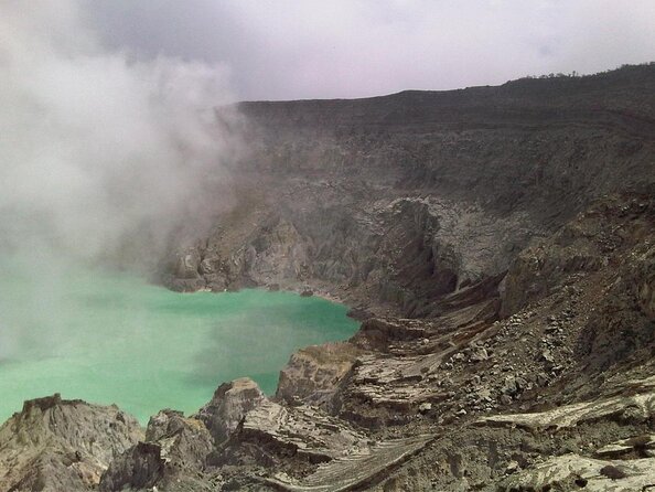 From Bali: 24-Hour Kawah Ijen Blue Flames, Dinner & Room - Key things that make this Ijen tour work