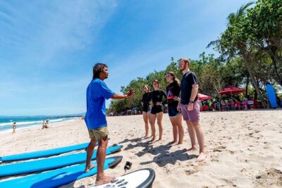 The best surf lessons in Kuta - The 2-hour game plan: theory, beach practice, then two rounds in the ocean