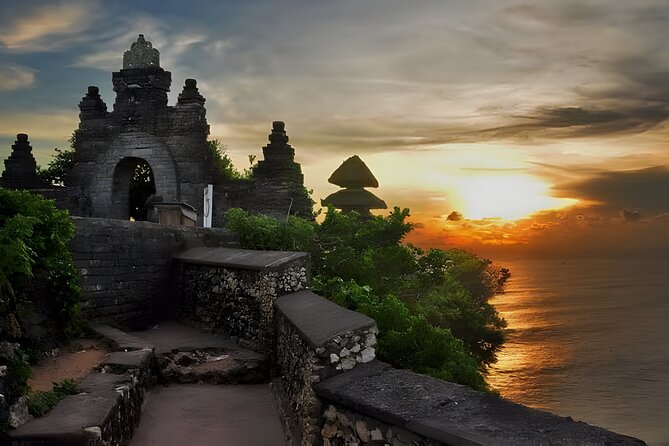 Uluwatu Sunset,Kecak Dance and Diner Seafood In Jimbaran - The big idea: how this tour makes one evening feel complete
